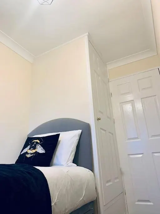 Homely Detached 3 Bedroom House Near Sheffield ロザーハム 0*,